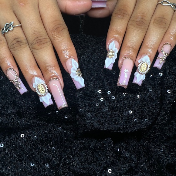 Az Nail-Tech - Picture 1 of 10